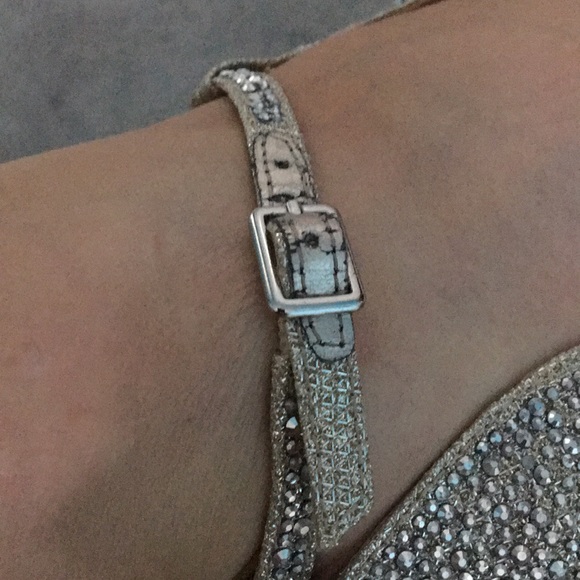 INC Bow Heels - Picture 7 of 8